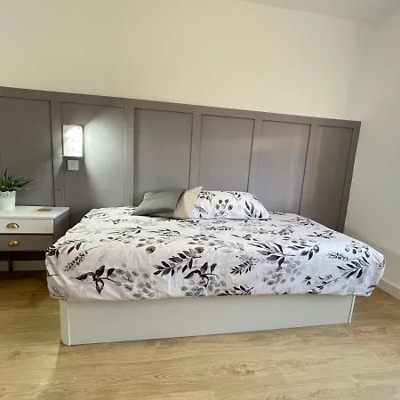 Vistas A La Catedral! El Mirador De San Guillermo レオン