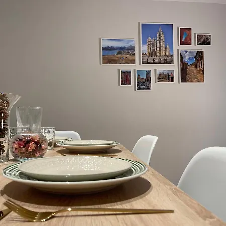 Vistas A La Catedral! El Mirador De San Guillermo アパート レオン